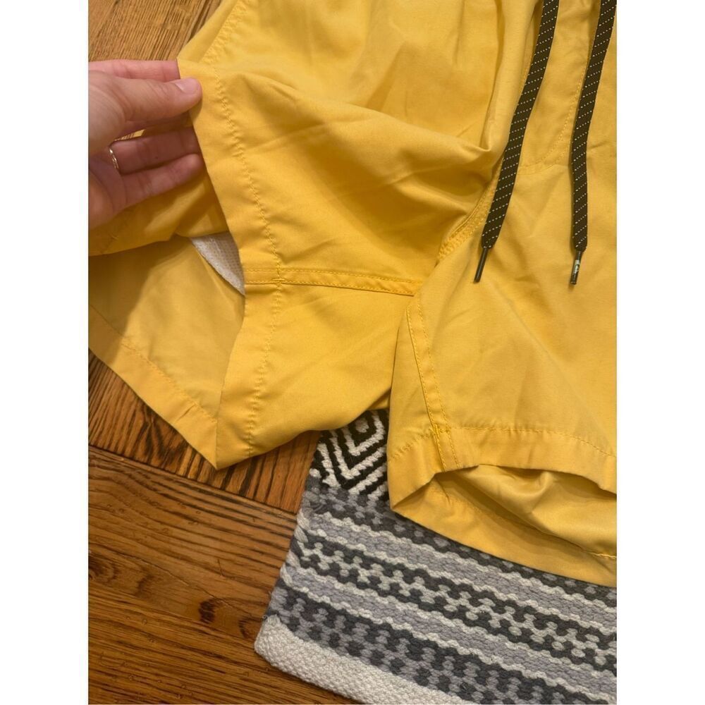 Quicksilver Yellow Drawswing Lined Stretch Elastic Waist Swim Trunks Size Medium - Picture 4 of 7